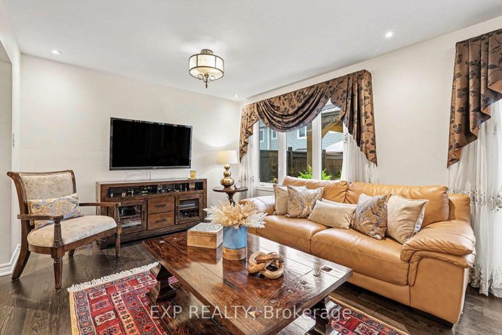 Photo 8 at 428 White Arctic Avenue, Nepean (Half Moon Bay), Ottawa