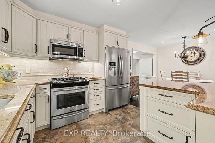 Photo 12 at 428 White Arctic Avenue, Nepean (Half Moon Bay), Ottawa