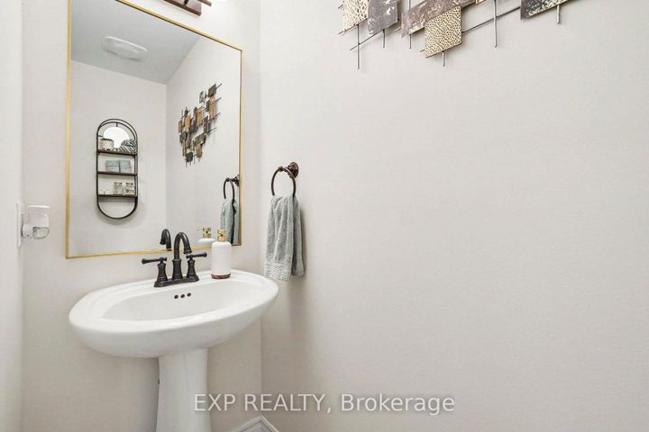 Photo 18 at 428 White Arctic Avenue, Nepean (Half Moon Bay), Ottawa