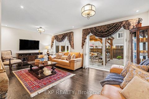 Photo 10 at 428 White Arctic Avenue, Nepean (Half Moon Bay), Ottawa