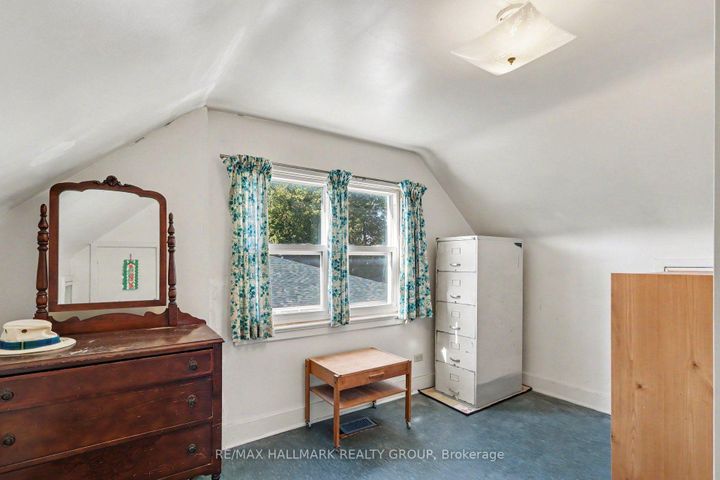 Photo 8 at 1388 Normandy Crescent, Nepean (Carleton Heights), Ottawa