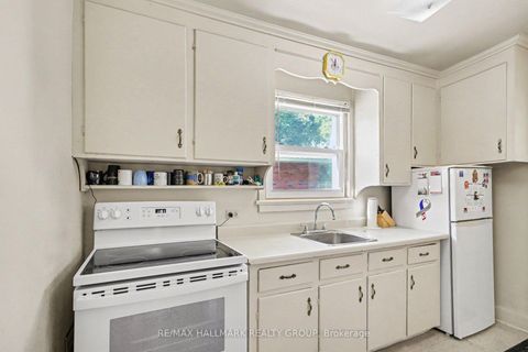 Photo 2 at 1388 Normandy Crescent, Nepean (Carleton Heights), Ottawa