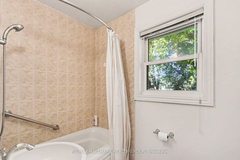 Photo 6 at 1388 Normandy Crescent, Nepean (Carleton Heights), Ottawa