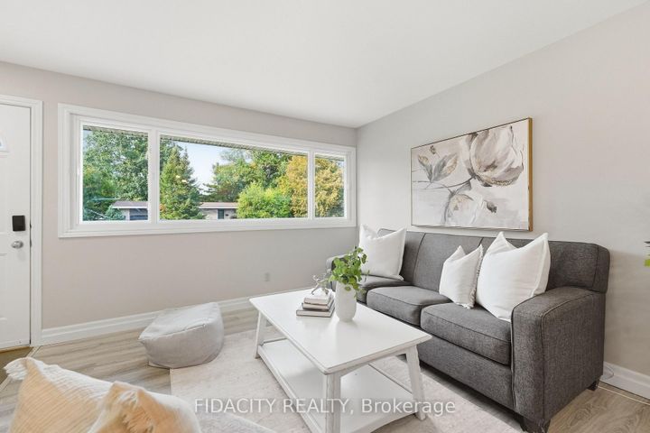 Photo 5 at 34 Stinson Avenue, Nepean (Lynwood Village), Ottawa