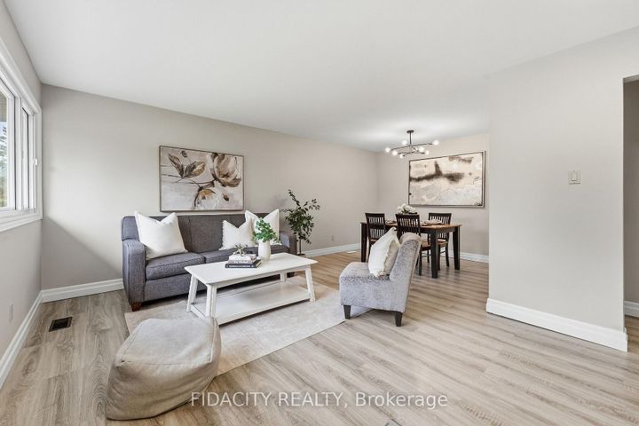 Photo 7 at 34 Stinson Avenue, Nepean (Lynwood Village), Ottawa