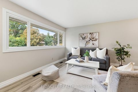 Photo 4 at 34 Stinson Avenue, Nepean (Lynwood Village), Ottawa