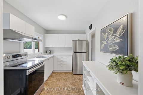 Photo 11 at 34 Stinson Avenue, Nepean (Lynwood Village), Ottawa