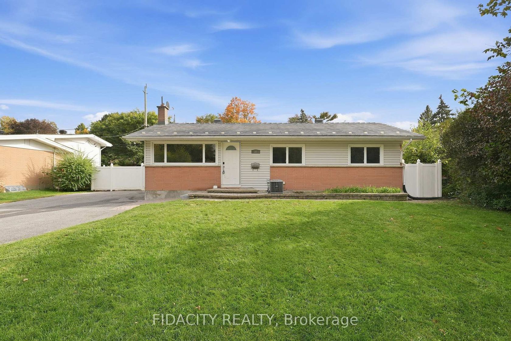 34 Stinson Avenue, Nepean (Lynwood Village), Ottawa 