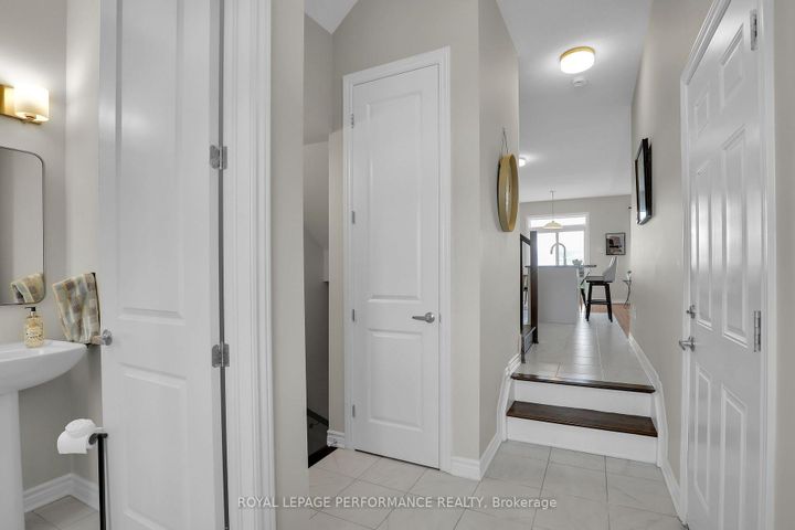 Photo 2 at 110 Main Halyard Lane, Nepean (Half Moon Bay), Ottawa