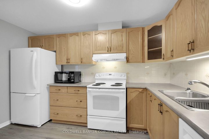 Photo 15 at F - 10 Daybreak Street, Nepean (Barrhaven East), Ottawa