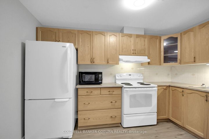Photo 18 at F - 10 Daybreak Street, Nepean (Barrhaven East), Ottawa