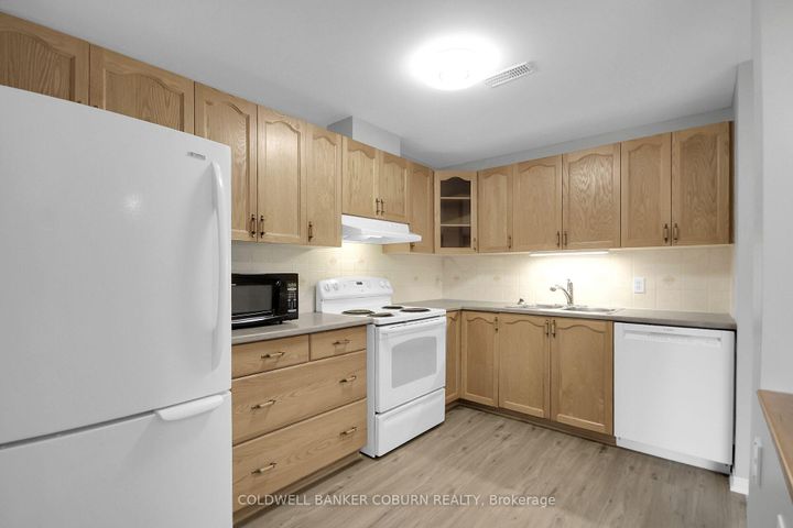 Photo 19 at F - 10 Daybreak Street, Nepean (Barrhaven East), Ottawa