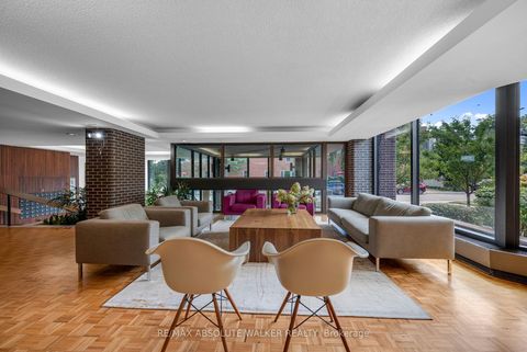 Photo 1 at 9B - 300 Queen Elizabeth Drive, Glebe, Ottawa
