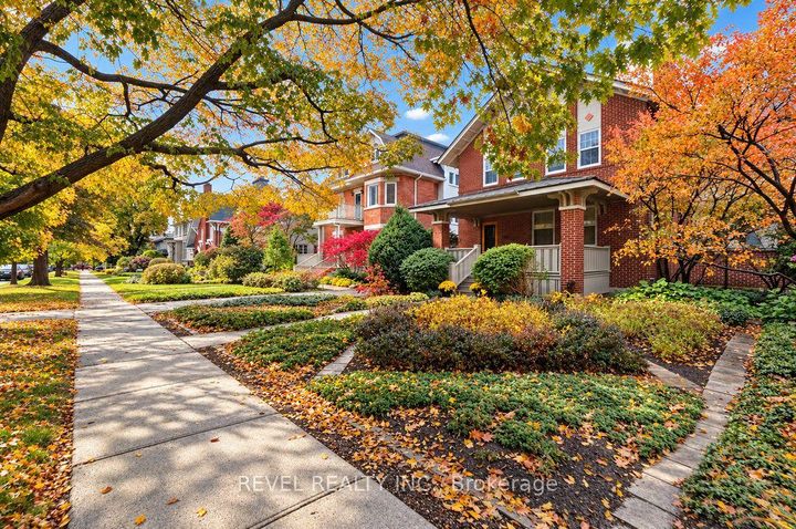 Photo 4 at 204 Clemow Avenue, Glebe, Ottawa