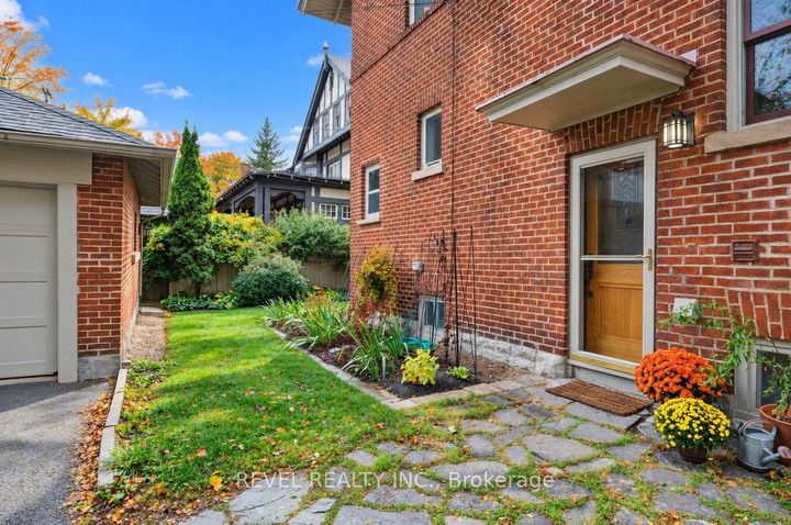 Photo 47 at 204 Clemow Avenue, Glebe, Ottawa