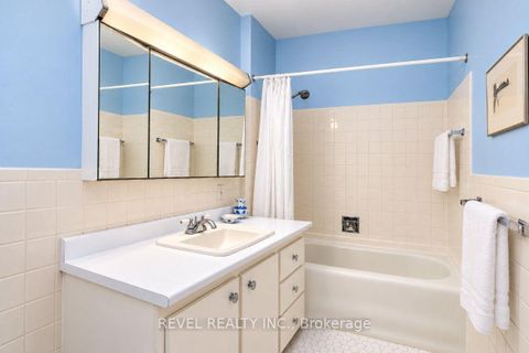 Photo 31 at 204 Clemow Avenue, Glebe, Ottawa
