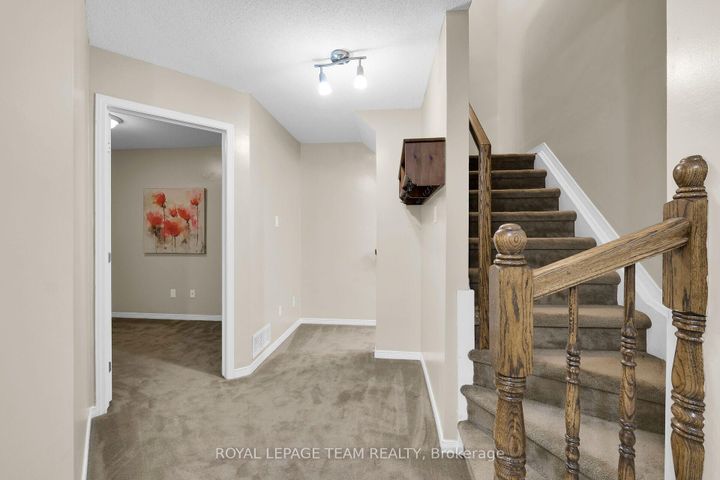 Photo 3 at 137 Corinth Private, Nepean (Merivale Industrial Park/Citiplace), Ottawa