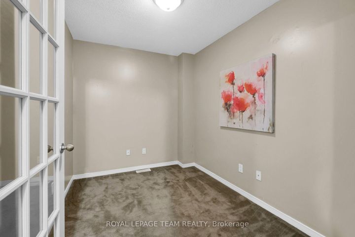 Photo 4 at 137 Corinth Private, Nepean (Merivale Industrial Park/Citiplace), Ottawa