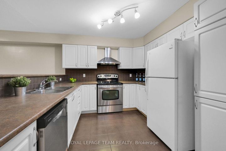 Photo 13 at 137 Corinth Private, Nepean (Merivale Industrial Park/Citiplace), Ottawa