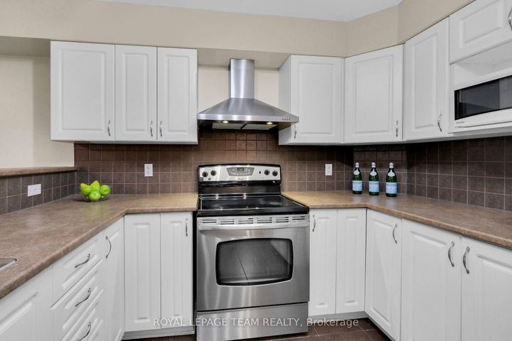 Photo 15 at 137 Corinth Private, Nepean (Merivale Industrial Park/Citiplace), Ottawa