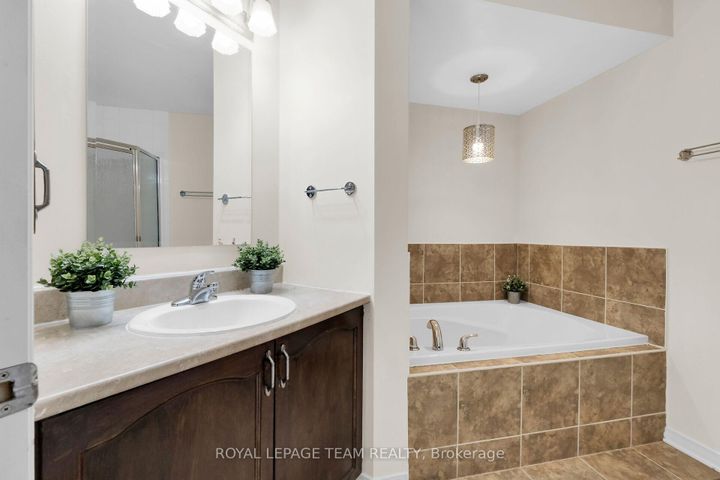 Photo 26 at 137 Corinth Private, Nepean (Merivale Industrial Park/Citiplace), Ottawa