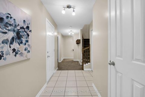 Photo 2 at 137 Corinth Private, Nepean (Merivale Industrial Park/Citiplace), Ottawa