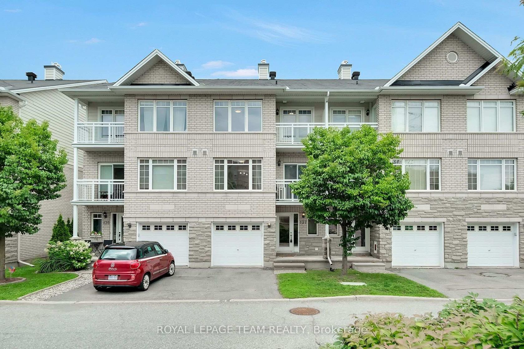 137 Corinth Private, Nepean (Merivale Industrial Park/Citiplace), Ottawa 