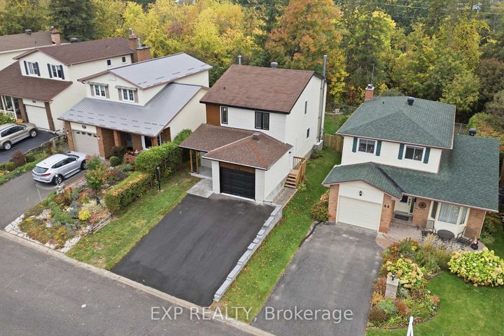 Photo 3 at 42 Antler Avenue, Nepean (On the Green), Ottawa