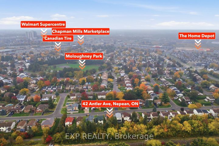 Photo 4 at 42 Antler Avenue, Nepean (On the Green), Ottawa
