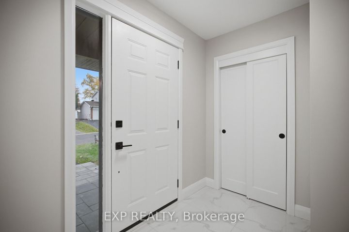 Photo 5 at 42 Antler Avenue, Nepean (On the Green), Ottawa