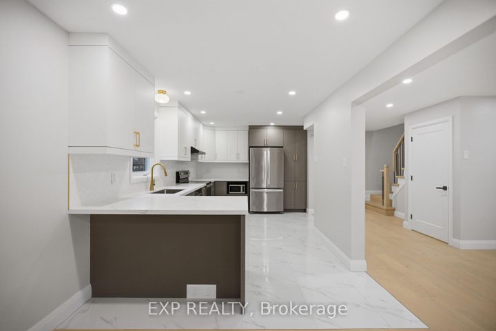 Photo 10 at 42 Antler Avenue, Nepean (On the Green), Ottawa