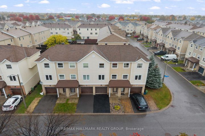 Photo 3 at 584 Simran Private, Nepean (Cedargrove/Fraserdale), Ottawa