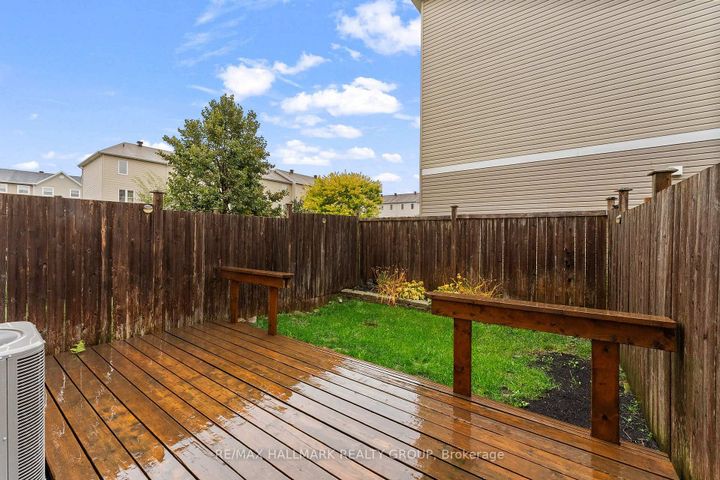 Photo 10 at 584 Simran Private, Nepean (Cedargrove/Fraserdale), Ottawa