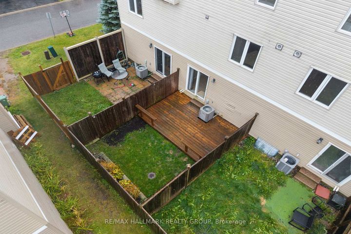 Photo 11 at 584 Simran Private, Nepean (Cedargrove/Fraserdale), Ottawa