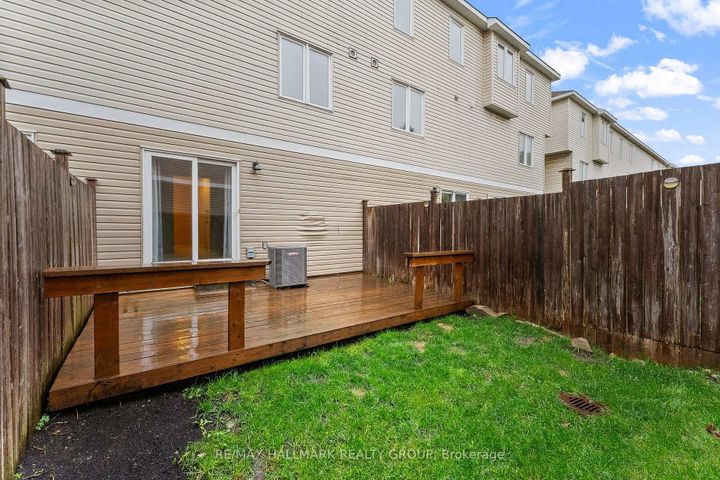 Photo 13 at 584 Simran Private, Nepean (Cedargrove/Fraserdale), Ottawa