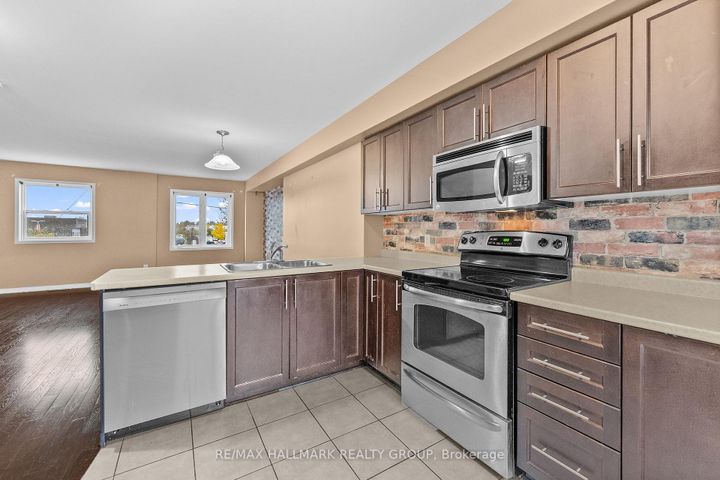 Photo 17 at 584 Simran Private, Nepean (Cedargrove/Fraserdale), Ottawa