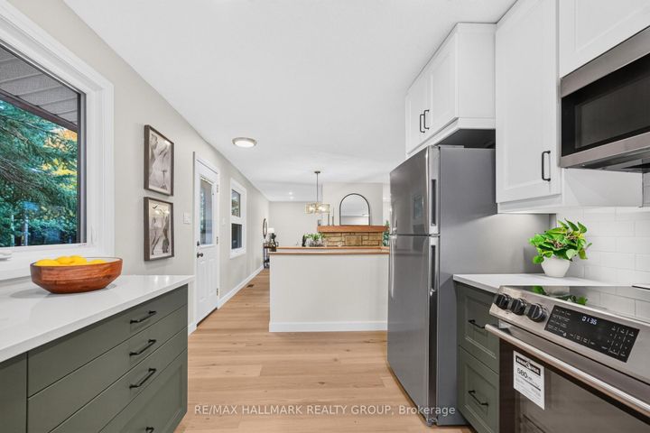 Photo 11 at 9 Cleadon Drive, Nepean (Crystal Beach), Ottawa