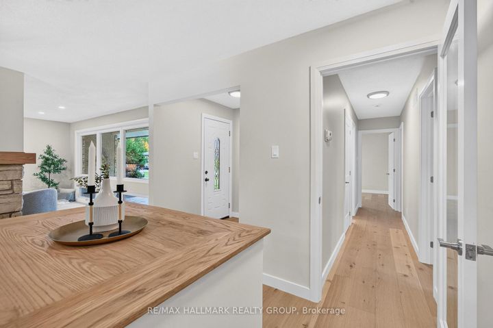Photo 12 at 9 Cleadon Drive, Nepean (Crystal Beach), Ottawa