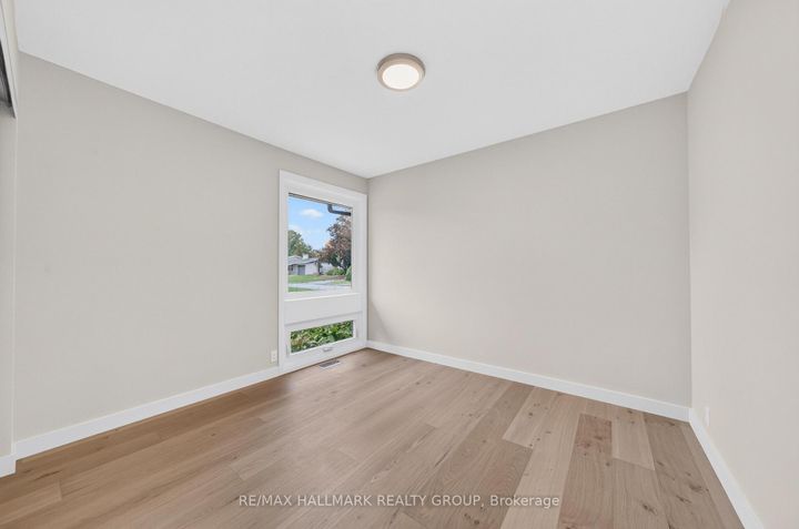Photo 17 at 9 Cleadon Drive, Nepean (Crystal Beach), Ottawa