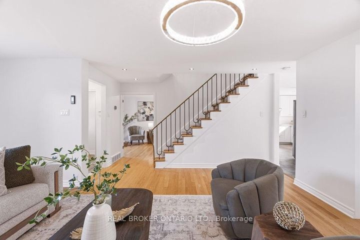 Photo 5 at 101 Queensline Drive, Nepean (Bruce Farm/Graham Park/Qualicum/Bellands), Ottawa