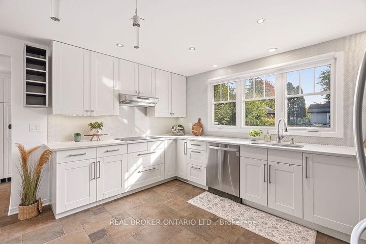 Photo 10 at 101 Queensline Drive, Nepean (Bruce Farm/Graham Park/Qualicum/Bellands), Ottawa