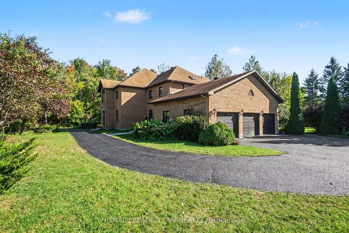 Photo 3 at 30 Spring Cress Drive, Nepean (Cedar Hill/Orchard Estates), Ottawa