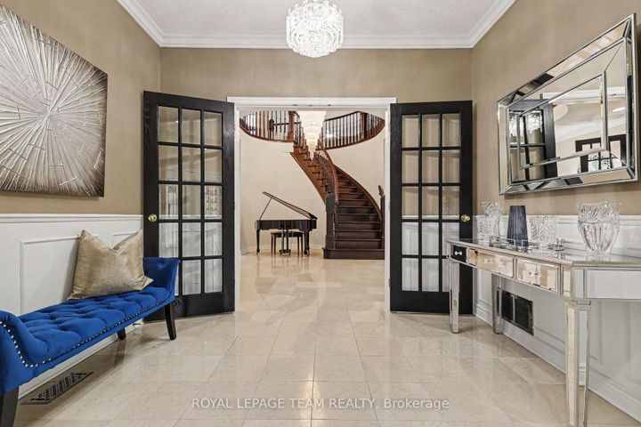 Photo 5 at 30 Spring Cress Drive, Nepean (Cedar Hill/Orchard Estates), Ottawa