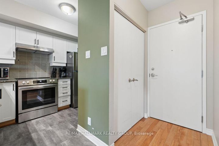 Photo 4 at 302 - 445 Laurier Avenue W, Ottawa Centre, Ottawa