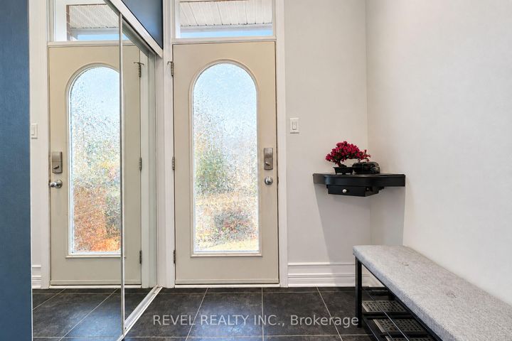Photo 2 at 54 ENCORE Private, Nepean (City View/Skyline/Fisher Heights/Parkwood Hills), Ottawa