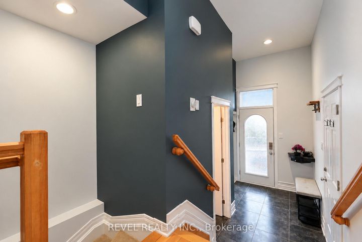 Photo 3 at 54 ENCORE Private, Nepean (City View/Skyline/Fisher Heights/Parkwood Hills), Ottawa