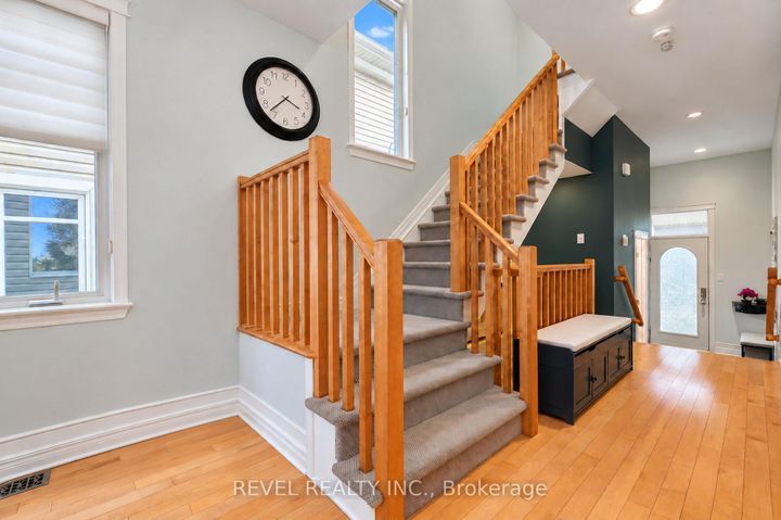 Photo 4 at 54 ENCORE Private, Nepean (City View/Skyline/Fisher Heights/Parkwood Hills), Ottawa