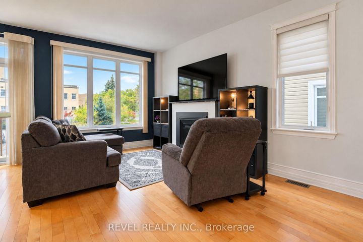 Photo 6 at 54 ENCORE Private, Nepean (City View/Skyline/Fisher Heights/Parkwood Hills), Ottawa
