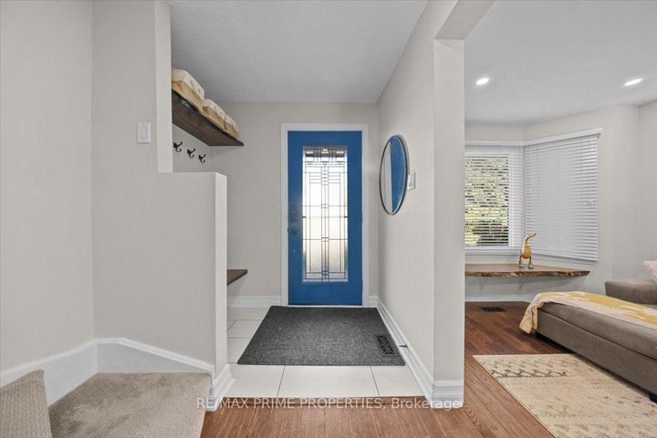 Photo 2 at 78 Fieldgate Drive, Nepean (Knollsbrook), Ottawa