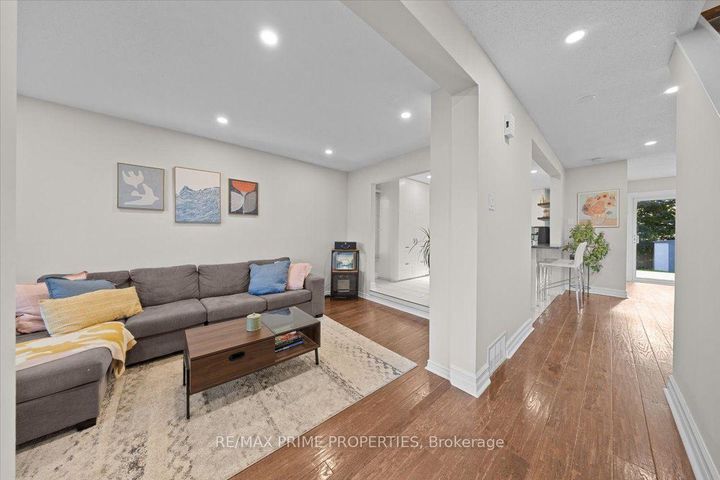 Photo 3 at 78 Fieldgate Drive, Nepean (Knollsbrook), Ottawa